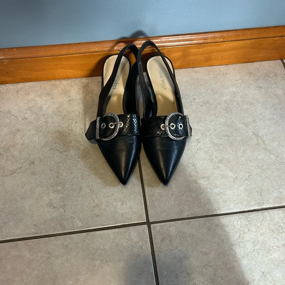 Elegant Black Slingback Heels - Picture 1 of 8